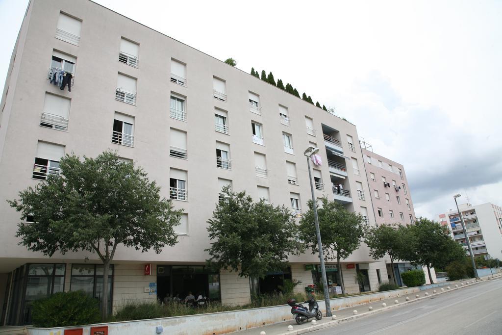 Apartment Dg With Parking Garage Split Exteriér fotografie